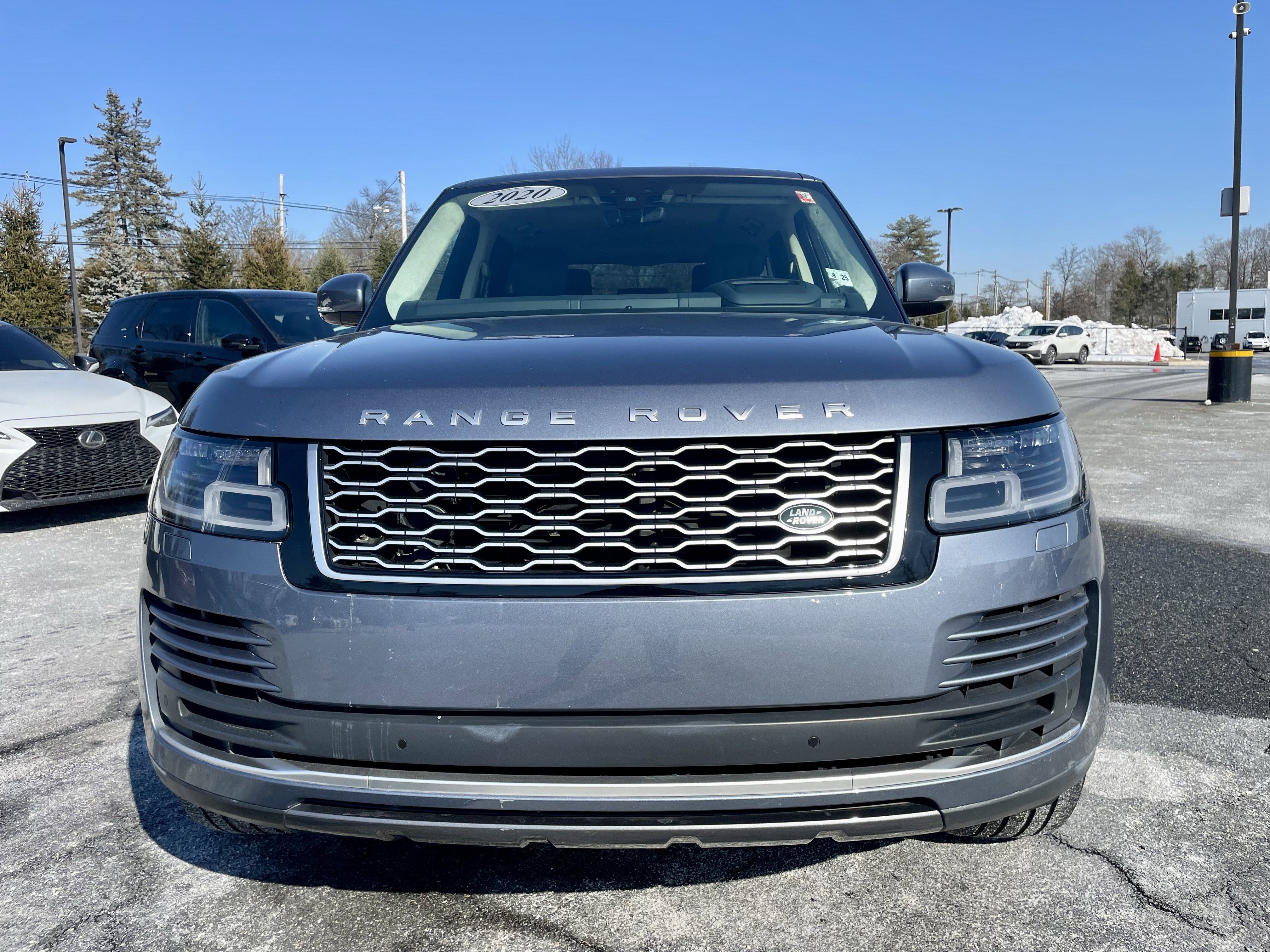 Used 2020 Land Rover Range Rover HSE image 2