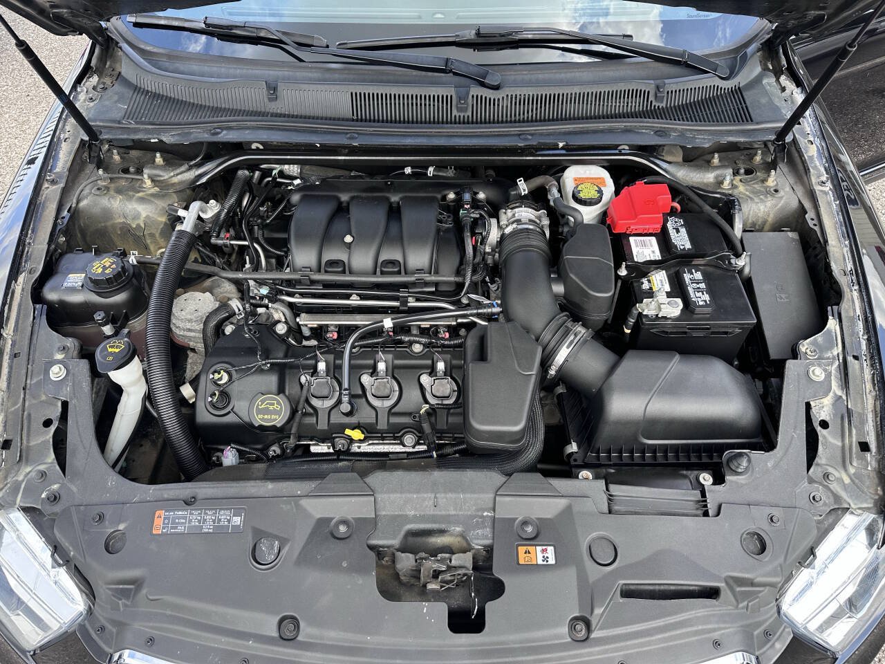 Used 2019 Ford Taurus Limited w/ Driver Assist Package FWD image 9