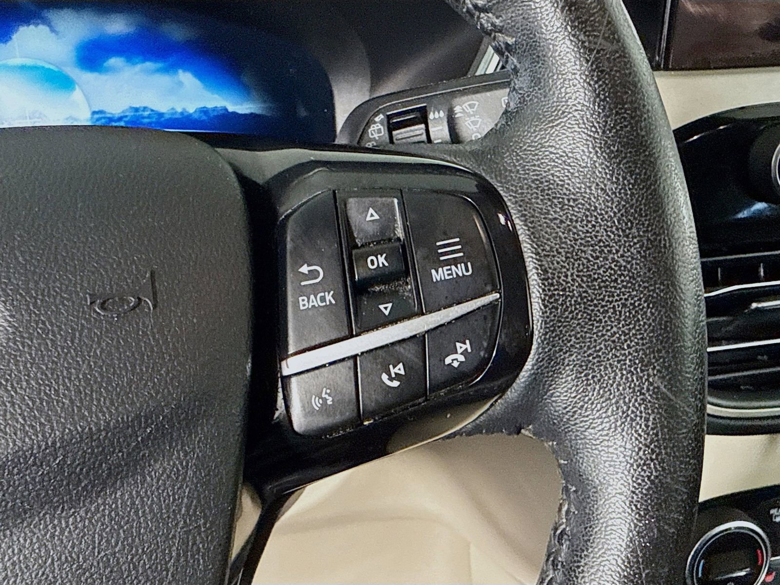 Used 2021 Ford Escape SEL w/ Technology Package AWD/4WD image 11