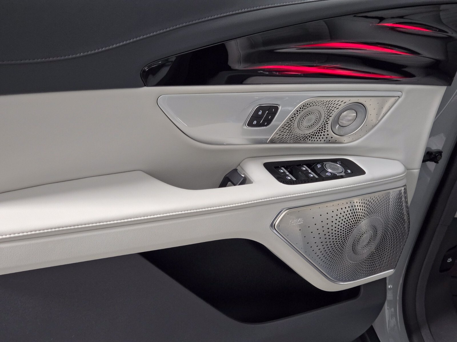 New 2026 Lincoln Nautilus Reserve AWD/4WD image 24