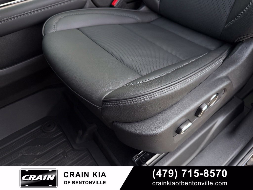 Used 2026 GMC Yukon XL Denali w/ Denali Reserve Package AWD/4WD image 11