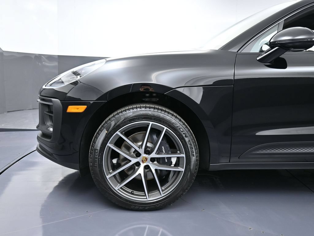 Certified 2026 Porsche Macan AWD/4WD image 12