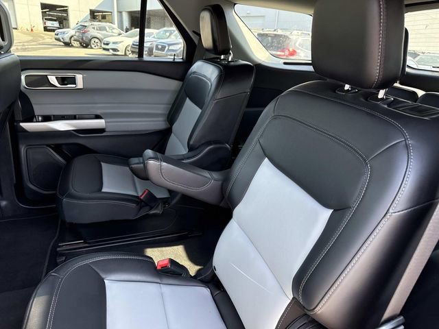 Used 2022 Ford Explorer XLT w/ Equipment Group 202A image 16