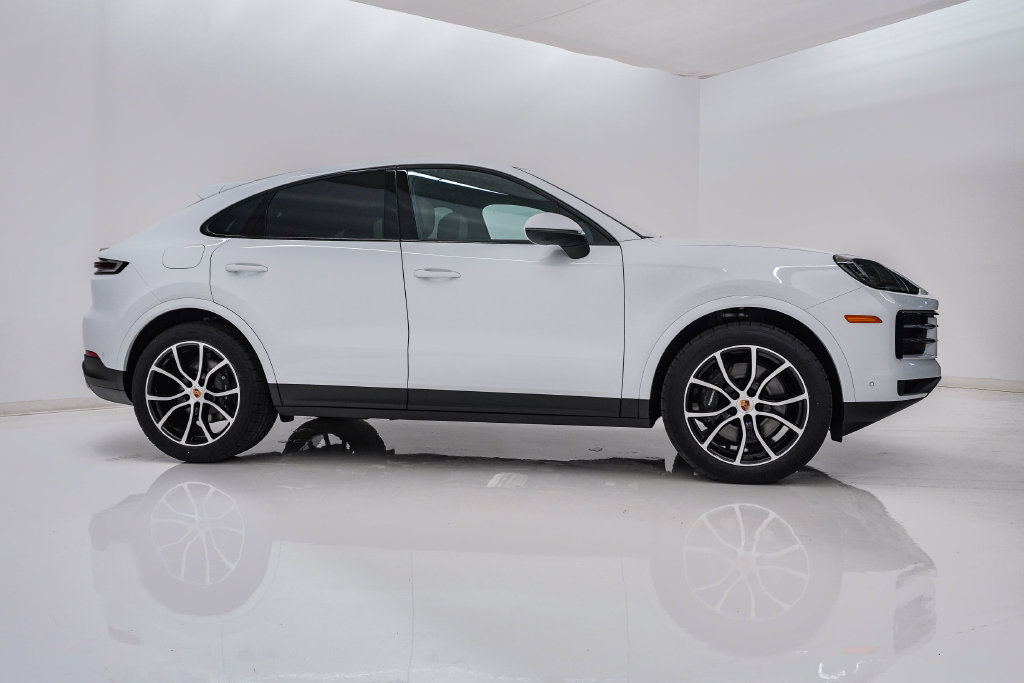 New 2026 Porsche Cayenne Coupe AWD/4WD image 9
