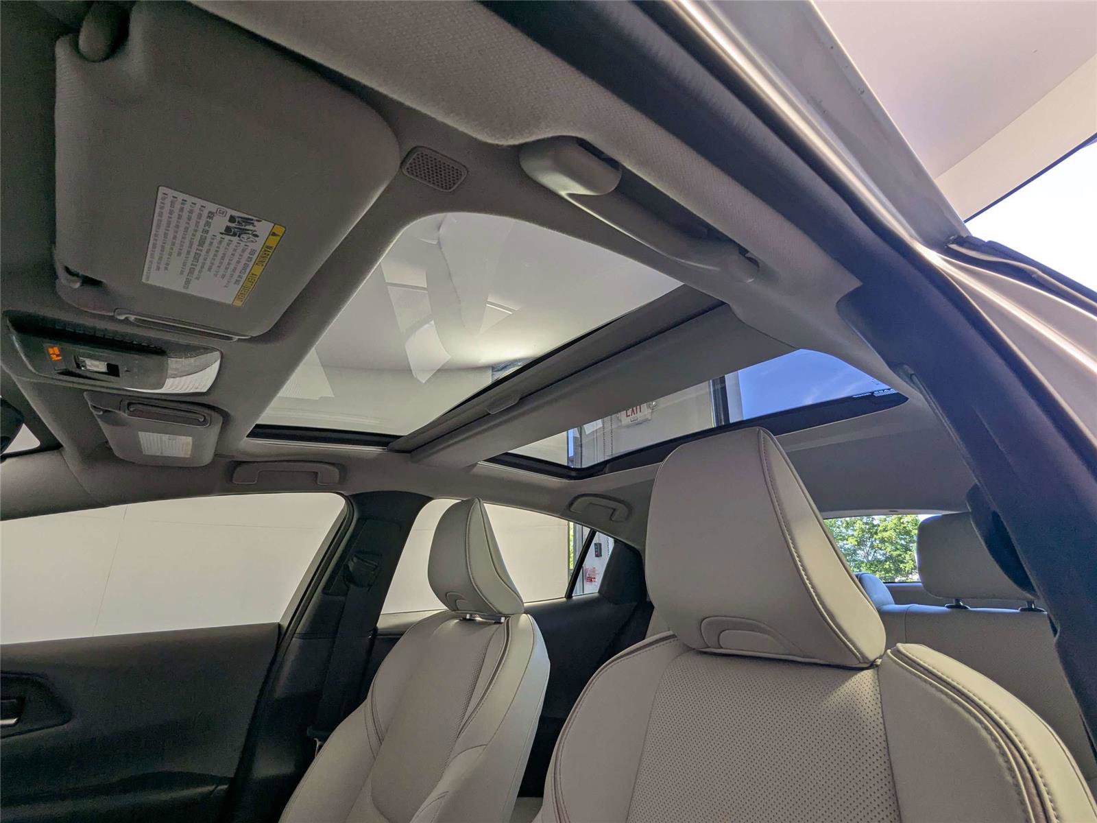 Used 2023 Toyota Prius XLE FWD image 15