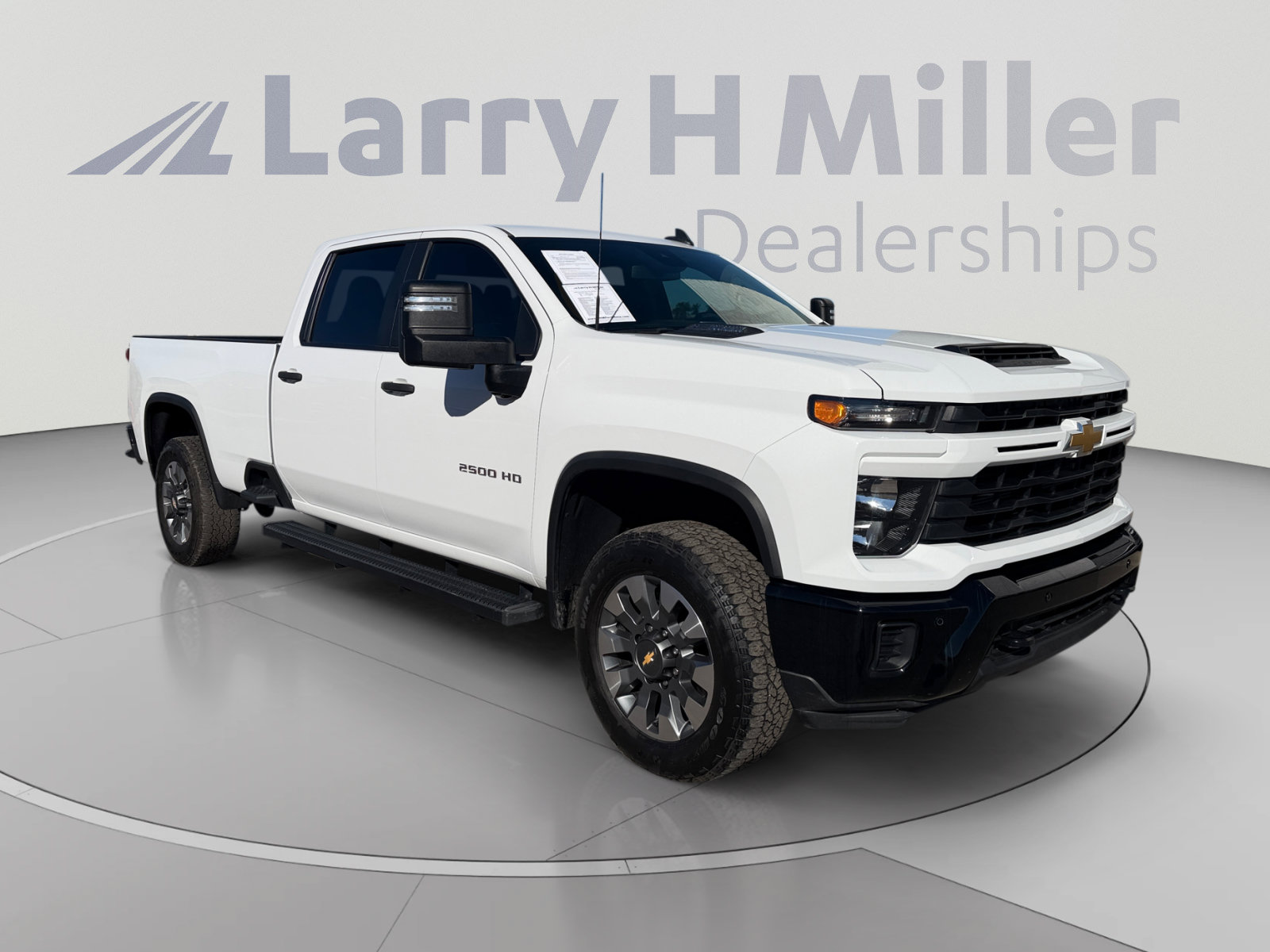Used 2025 Chevrolet Silverado 2500 Custom w/ Custom Value Package AWD/4WD image 7