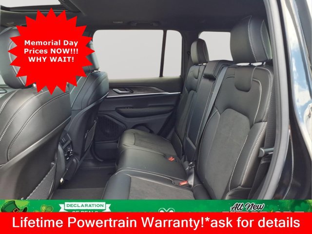 New 2026 Jeep Grand Cherokee Altitude AWD/4WD image 9