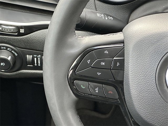 Used 2023 Jeep Cherokee Altitude Lux image 12