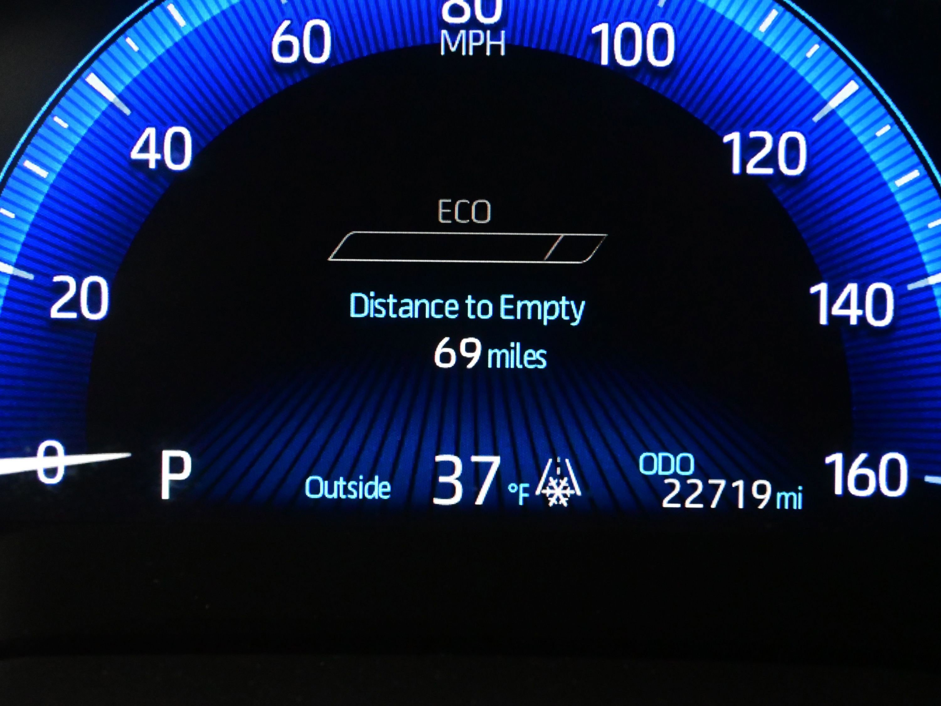 Used 2022 Toyota Corolla Cross XLE image 26