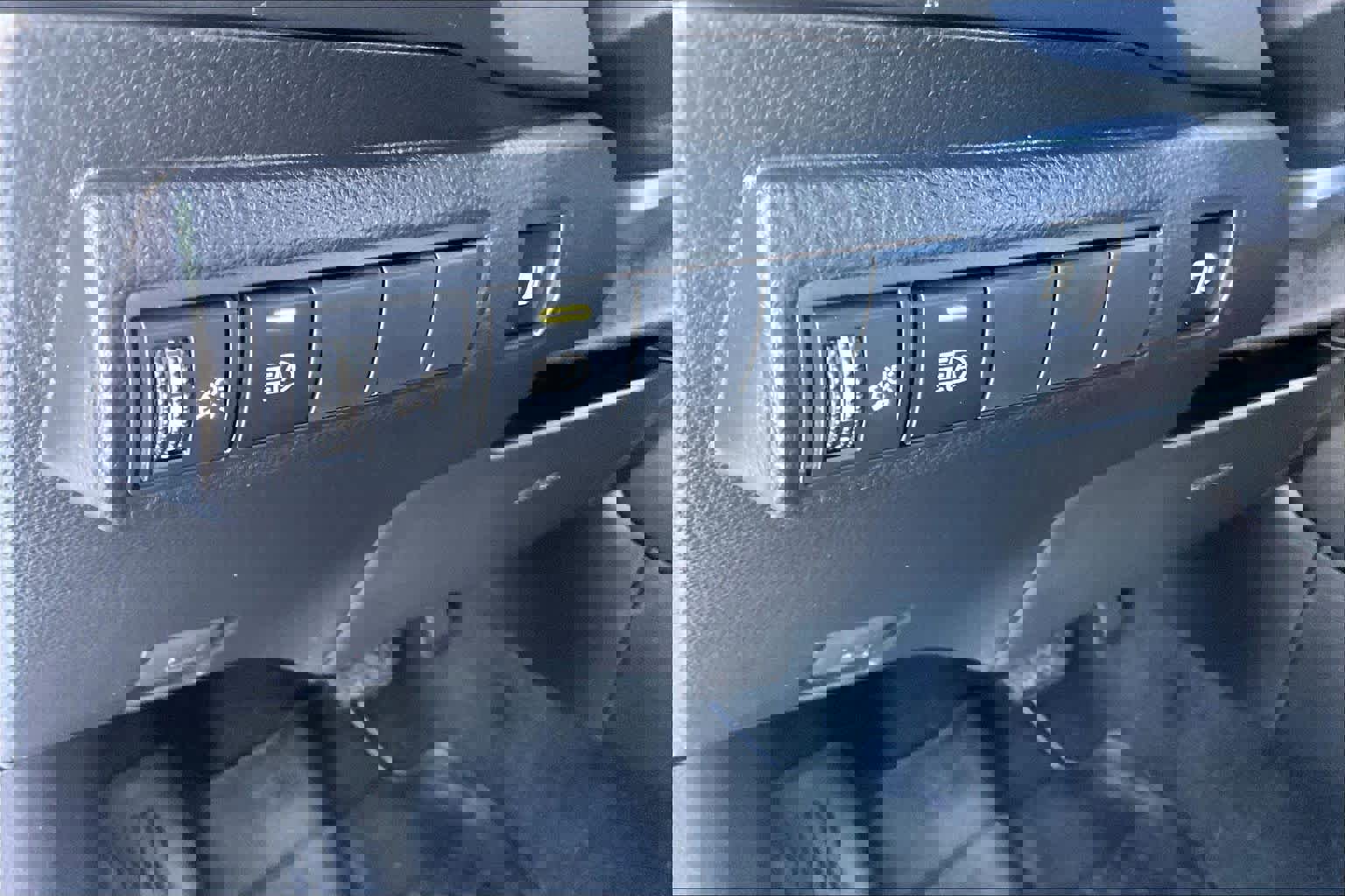 Used 2023 Toyota Corolla LE w/ LE Convenience Package AWD/4WD image 32