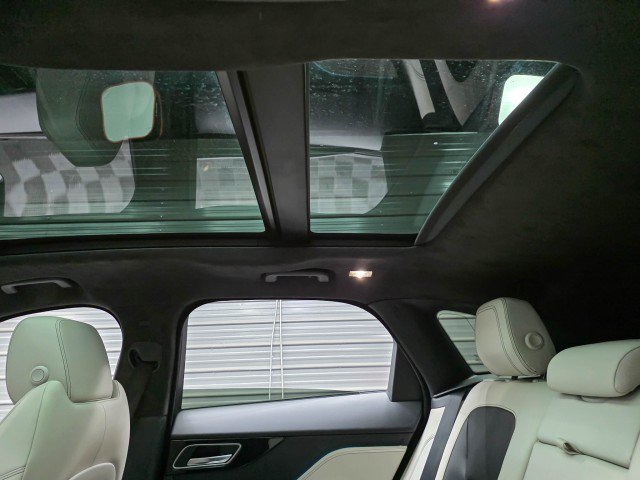 Used 2019 Jaguar F-PACE S AWD/4WD image 19