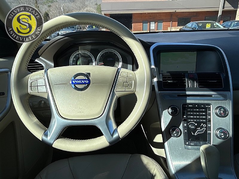 Used 2011 Volvo XC60 3.2 image 25