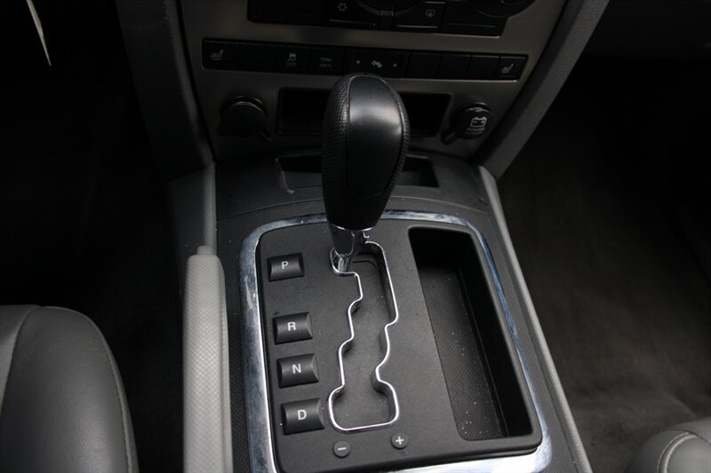 Used 2007 Jeep Grand Cherokee Laredo RWD image 8