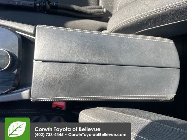 Used 2025 Nissan Rogue SV image 15