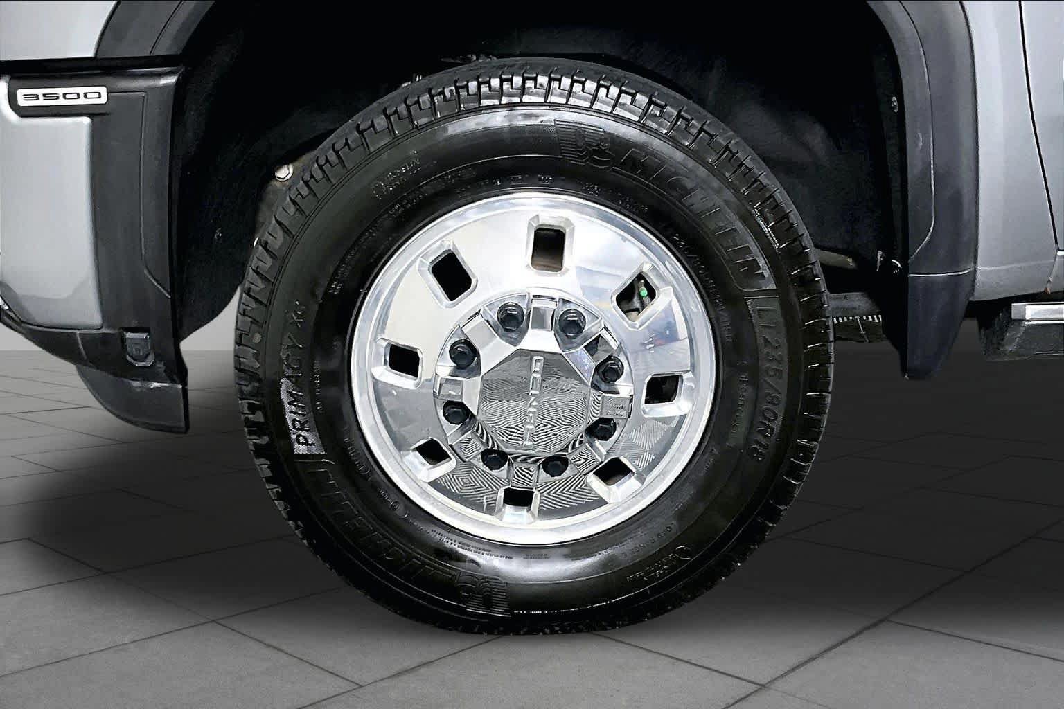 Used 2024 GMC Sierra 3500 Denali Ultimate AWD/4WD image 10