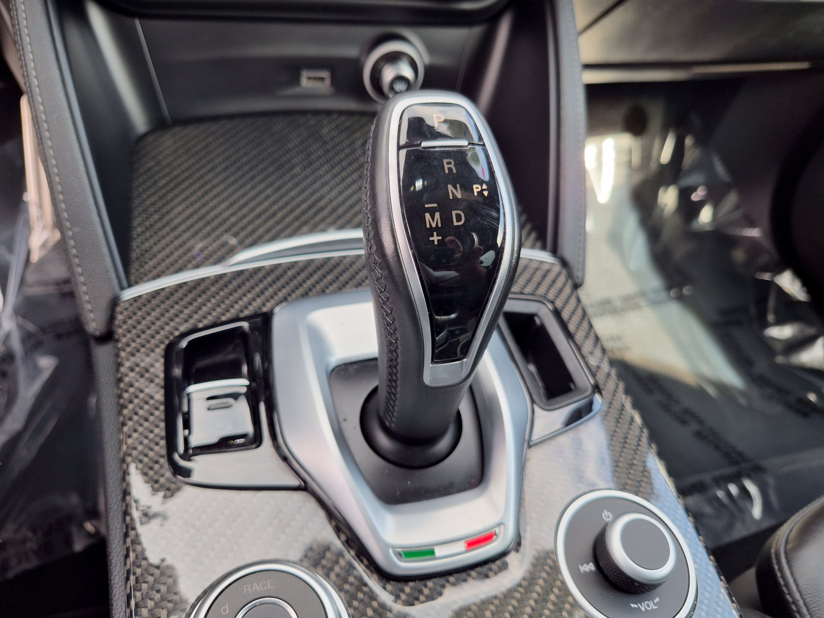 Used 2022 Alfa Romeo Stelvio Quadrifoglio w/ Active Assist Plus Package AWD/4WD image 40