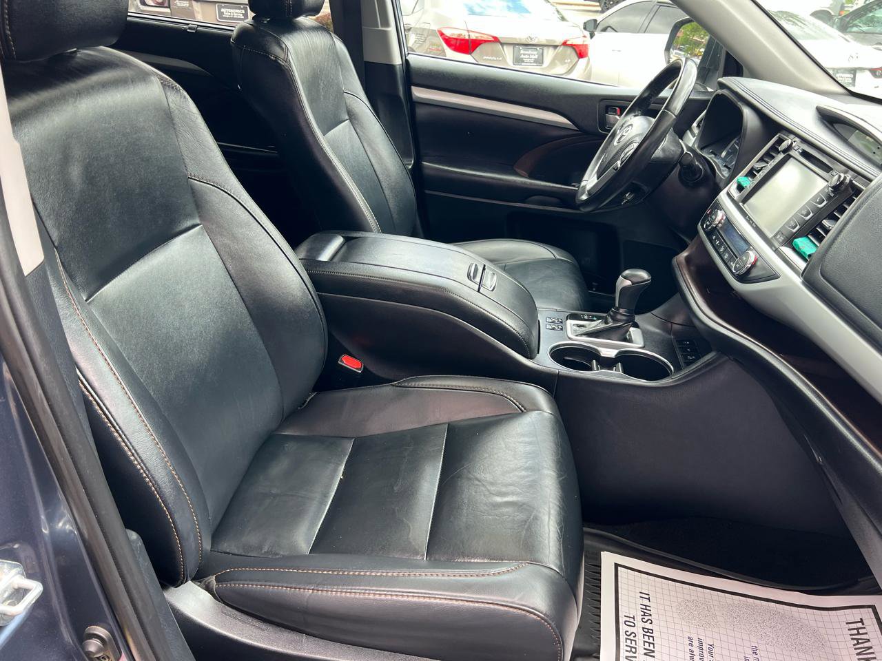 Used 2019 Toyota Highlander XLE AWD/4WD image 21