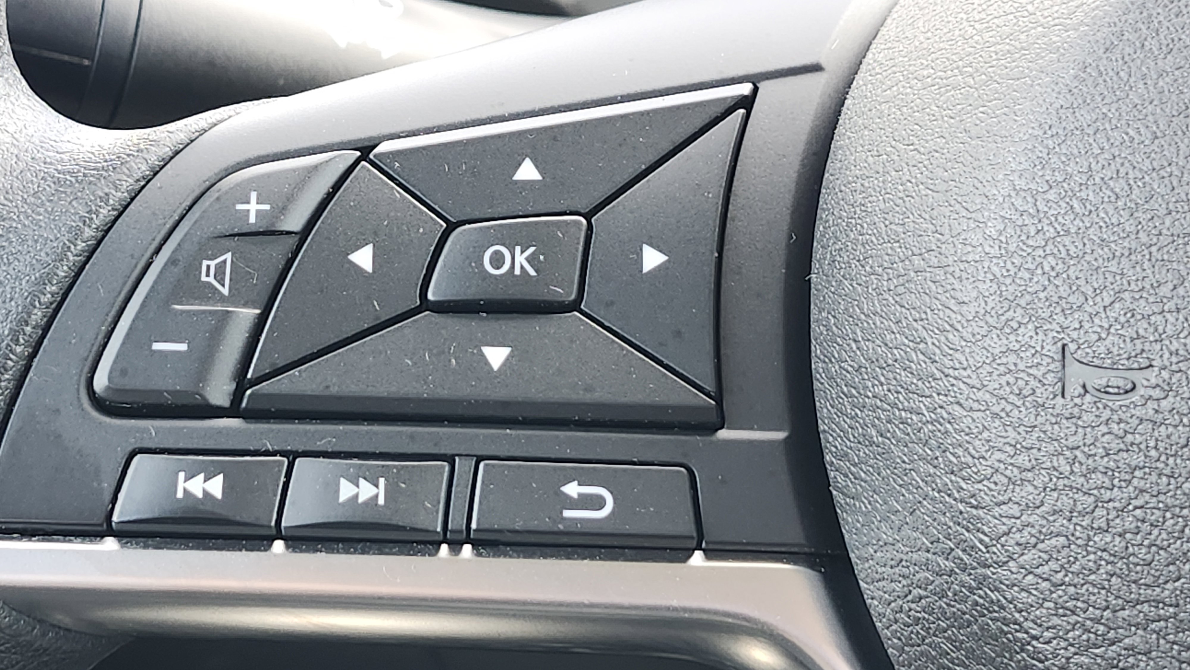 Used 2023 Nissan Sentra S image 29