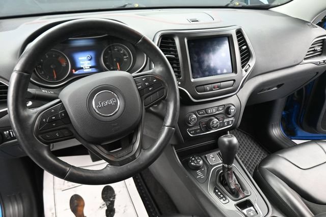 Used 2019 Jeep Cherokee Trailhawk w/ Comfort/Convenience Group AWD/4WD image 28