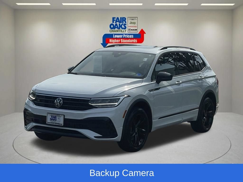 Used 2024 Volkswagen Tiguan SE R-Line AWD/4WD image 3