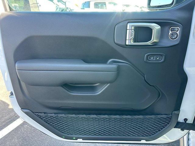 New 2026 Jeep Gladiator Mojave w/ Technology Group AWD/4WD image 15