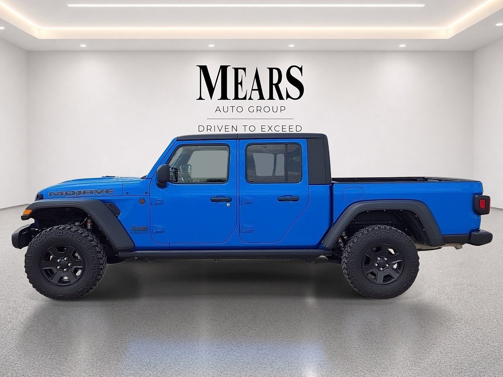 Used 2022 Jeep Gladiator Mojave w/ Trailer Tow Package AWD/4WD image 2
