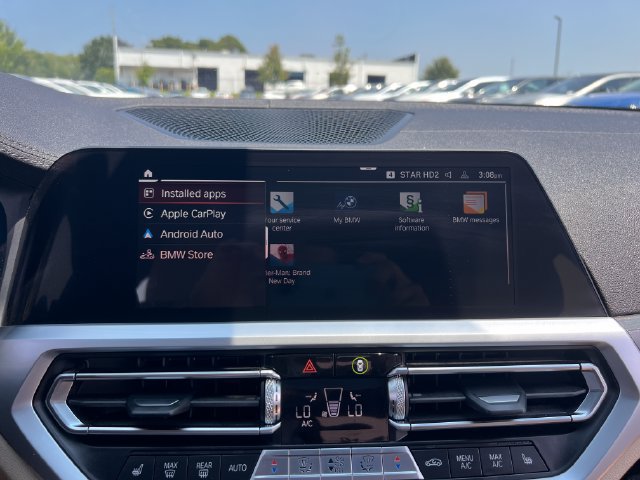 Used 2020 BMW 330i Sedan w/ M Sport Package RWD image 23