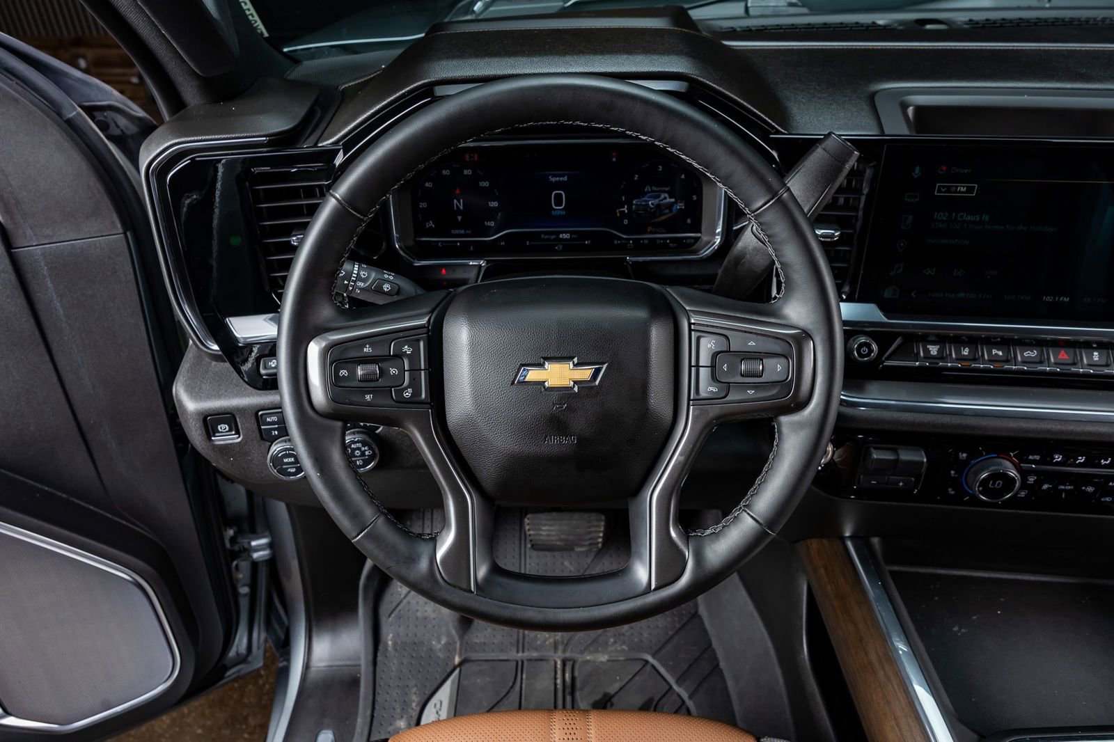 Used 2025 Chevrolet Silverado 2500 High Country w/ Technology Package image 19