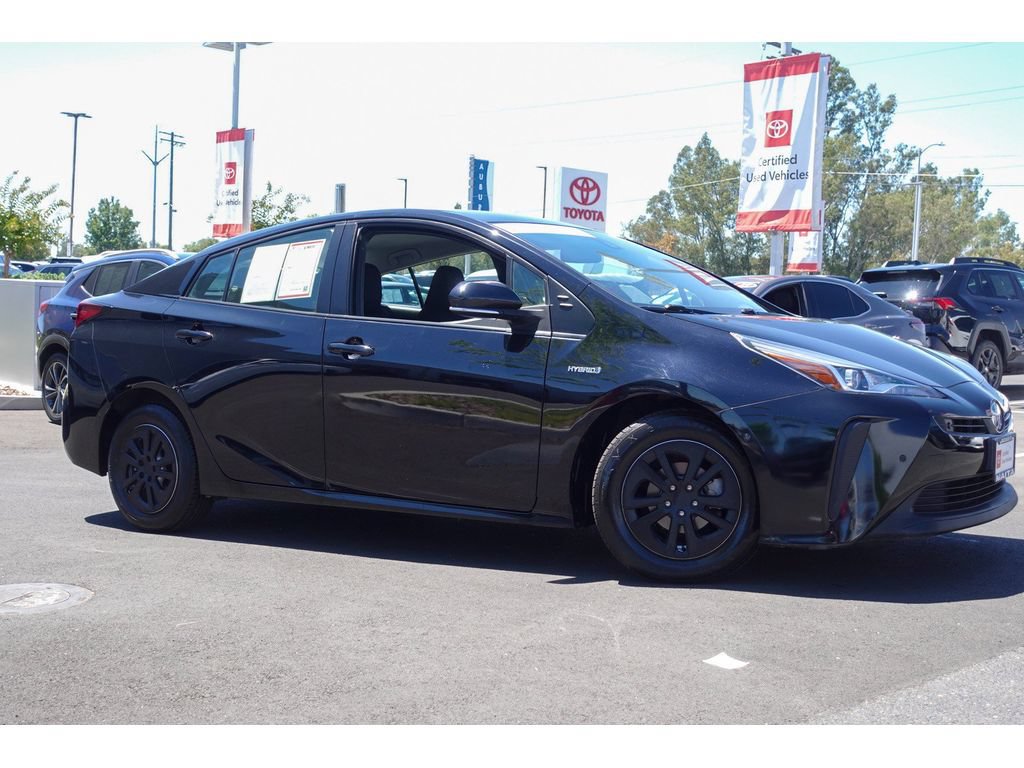 Certified 2022 Toyota Prius LE FWD image 5