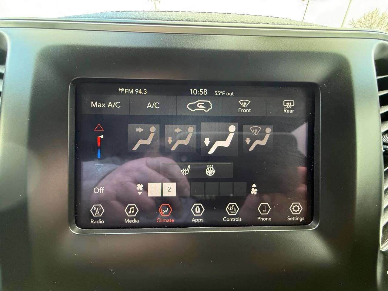 Used 2021 Jeep Cherokee Latitude Plus AWD/4WD image 19