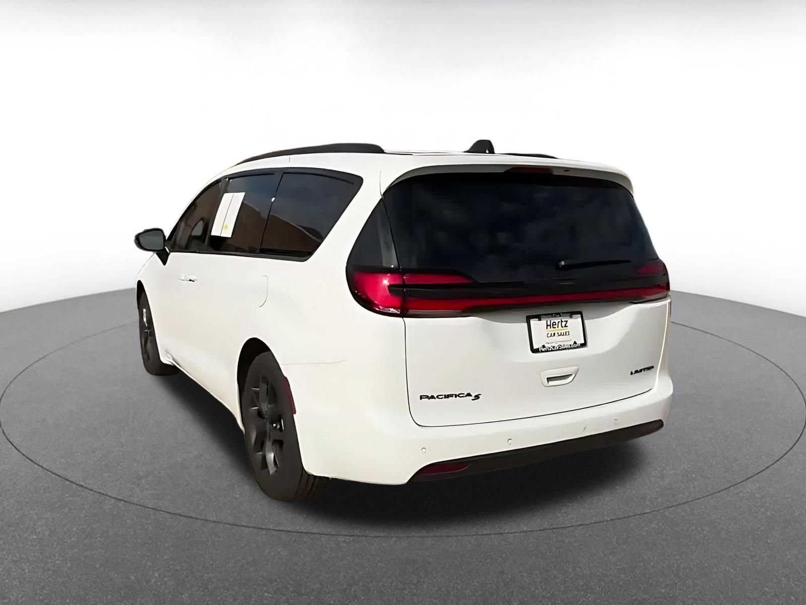 Used 2025 Chrysler Pacifica Limited FWD image 10