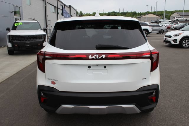Used 2024 Kia Seltos LX AWD/4WD image 9
