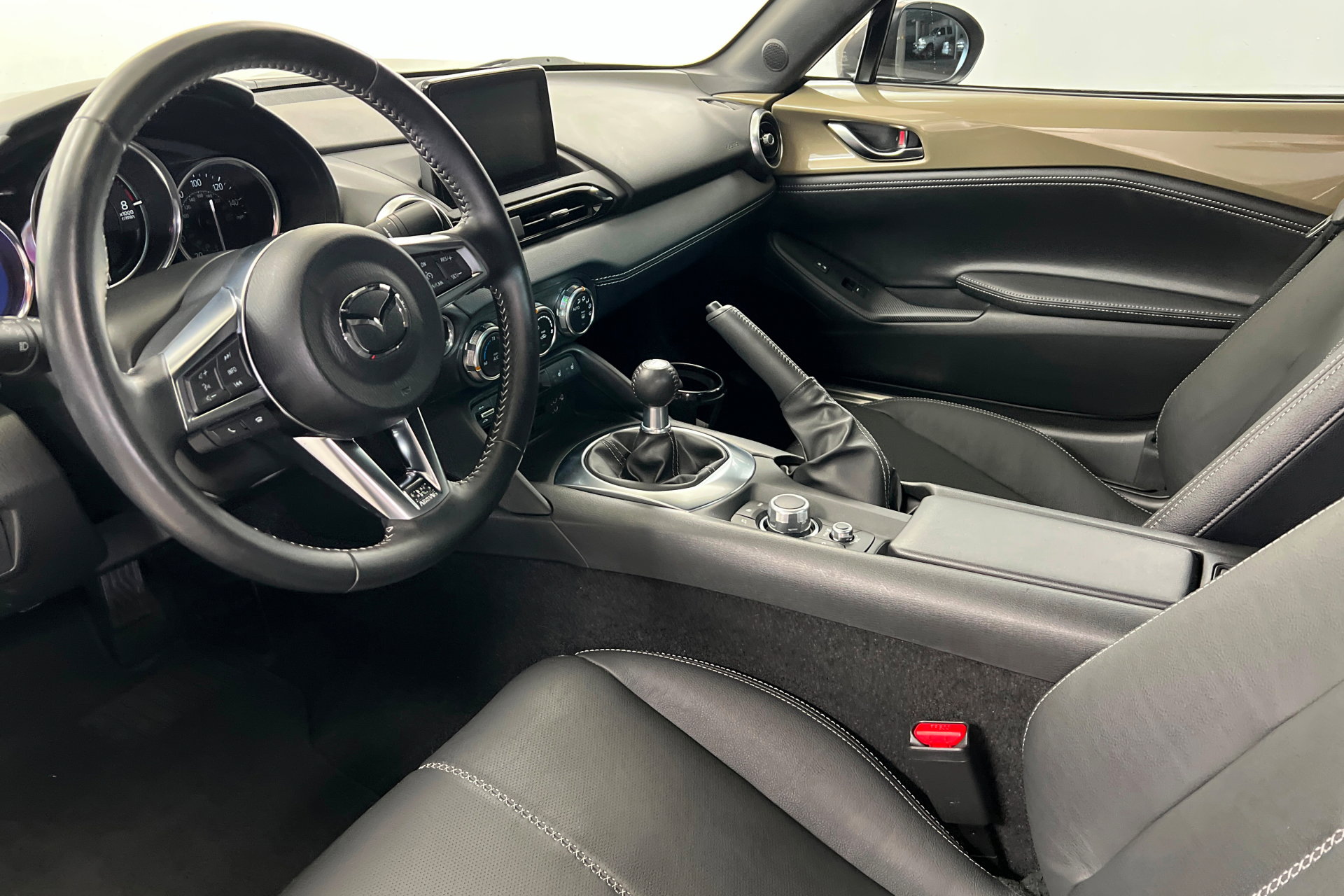 Used 2023 MAZDA MX-5 Miata Grand Touring RWD image 12