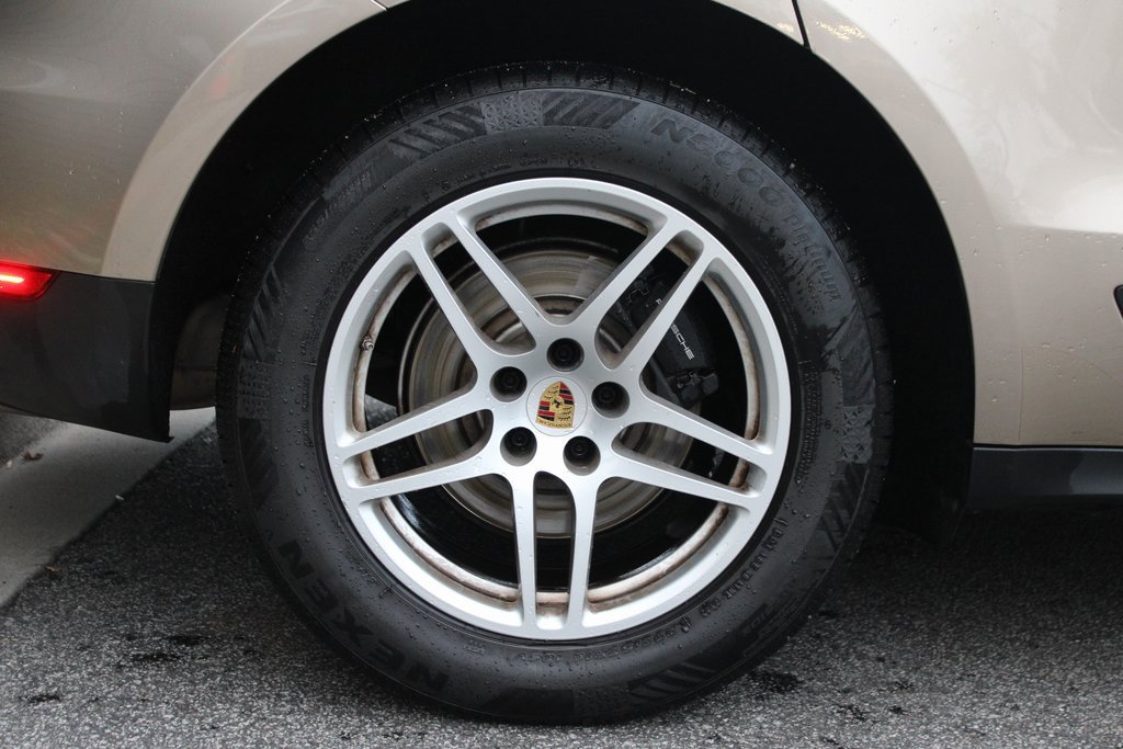 Used 2018 Porsche Macan image 16