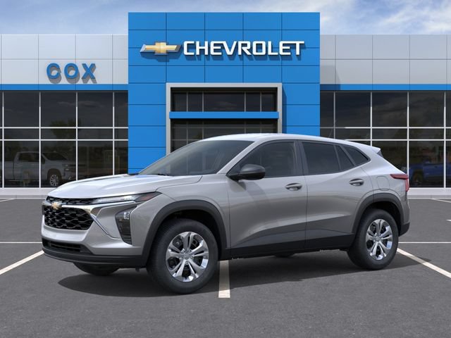 Used 2026 Chevrolet Trax LS FWD image 2