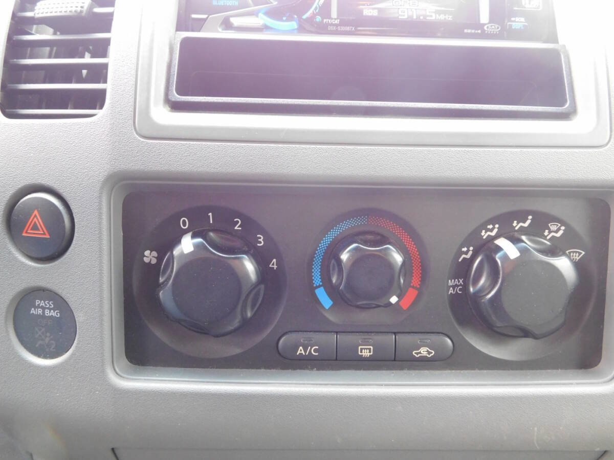 Used 2006 Nissan Frontier SE AWD/4WD image 12