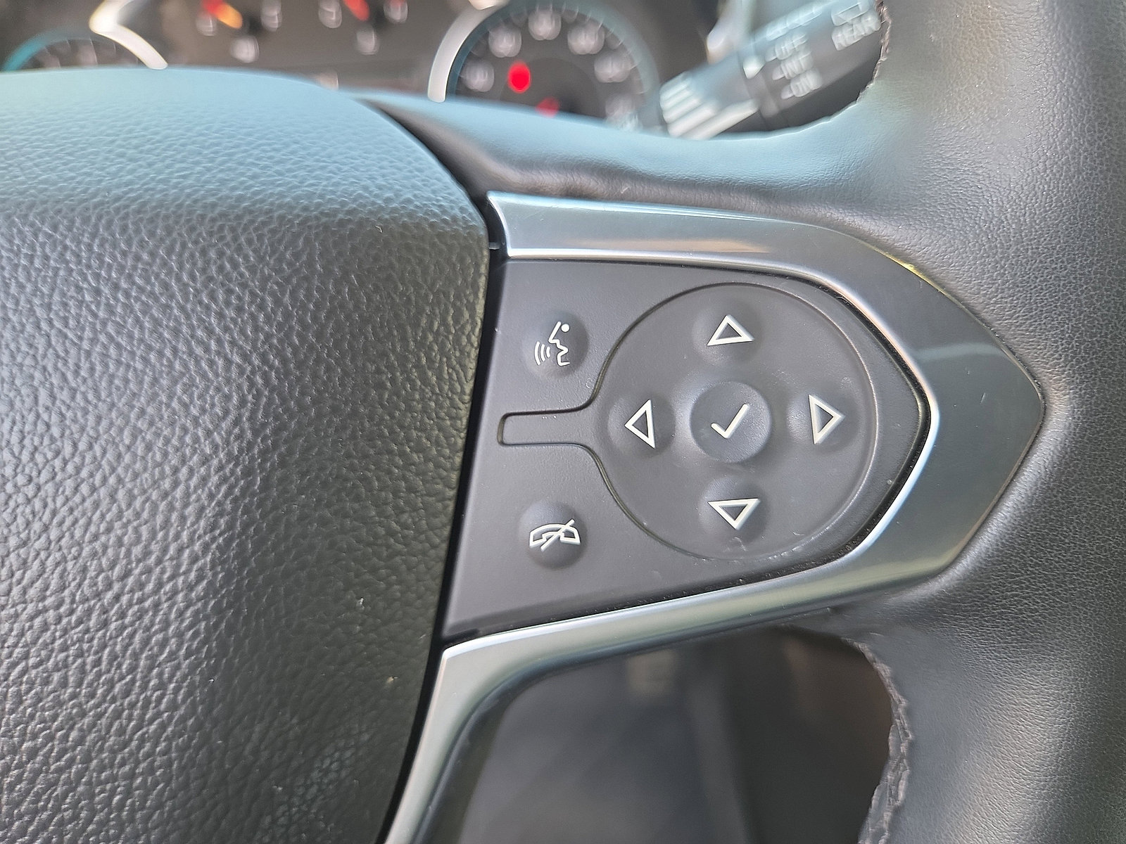 Used 2023 Chevrolet Traverse RS w/ LPO, Floor Liner Package AWD/4WD image 29