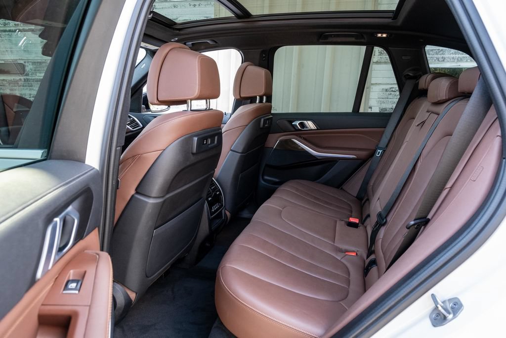 Used 2022 BMW X5 xDrive40i AWD/4WD image 29