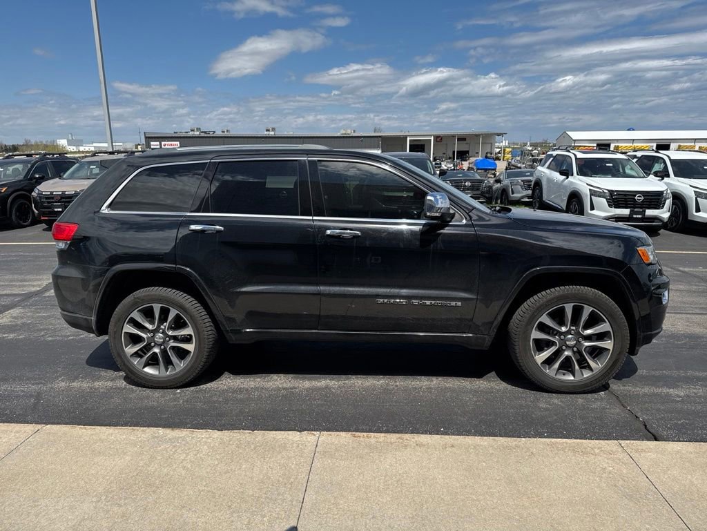 Used 2018 Jeep Grand Cherokee Overland AWD/4WD image 12