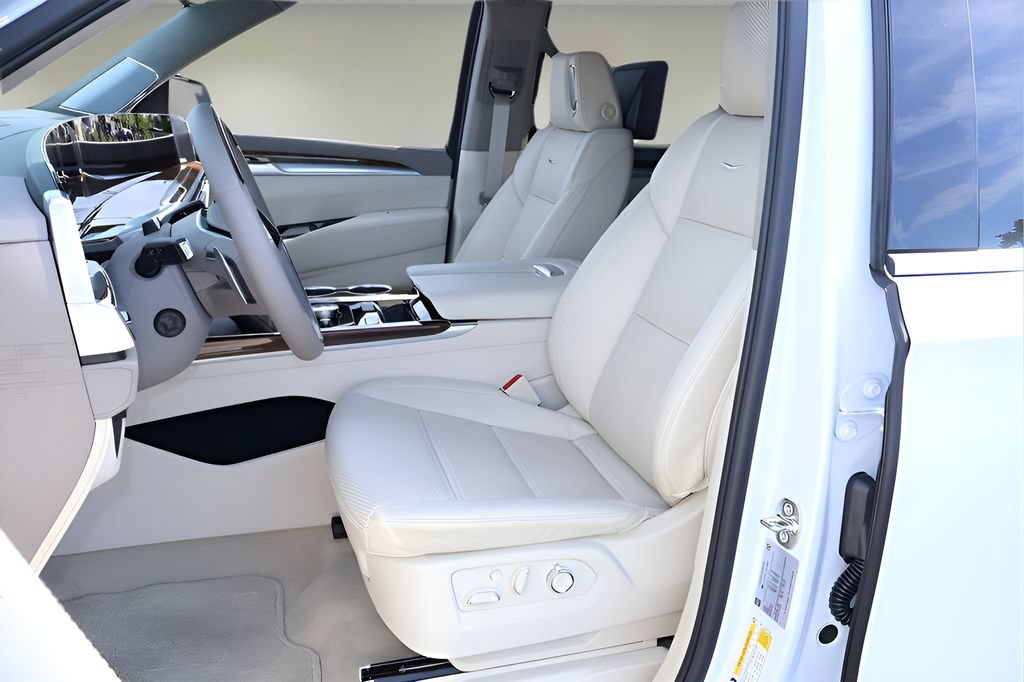 New 2026 Cadillac Escalade ESV Platinum Luxury AWD/4WD image 11
