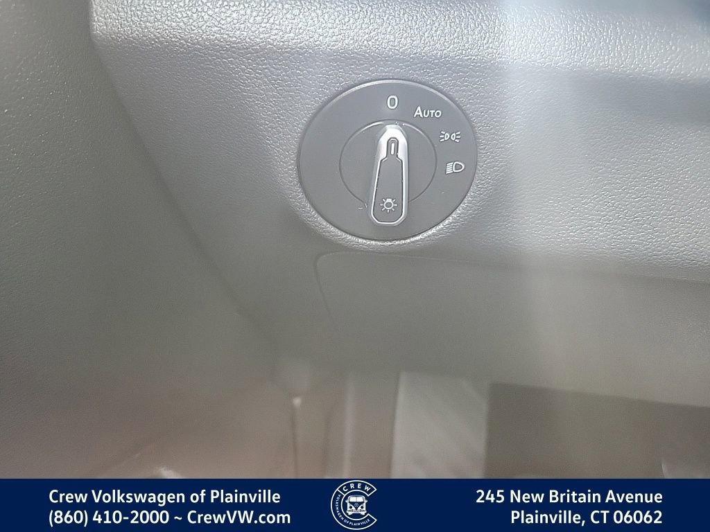 Certified 2024 Volkswagen Jetta SE FWD image 12