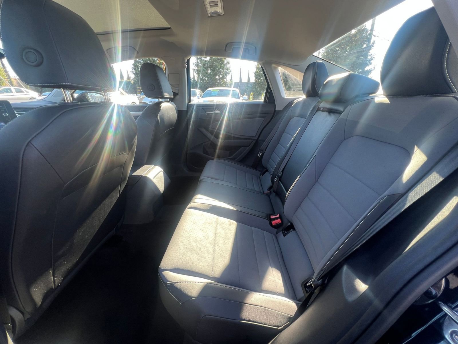 Used 2025 Volkswagen Jetta SE image 24