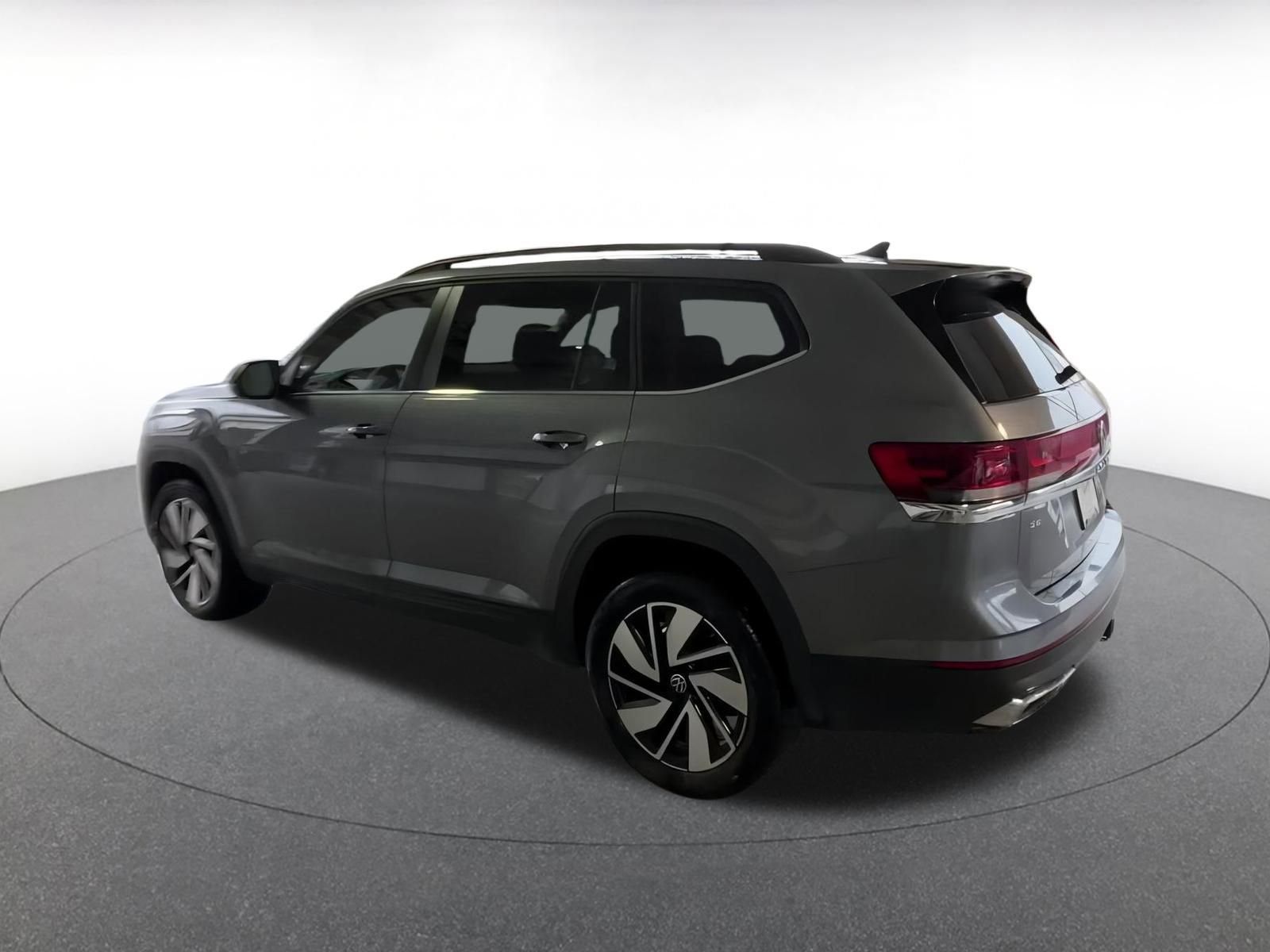 Used 2025 Volkswagen Atlas SE image 10