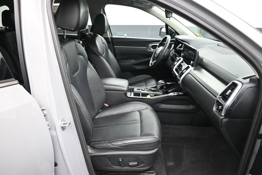 Certified 2022 Kia Sorento SX AWD/4WD image 28