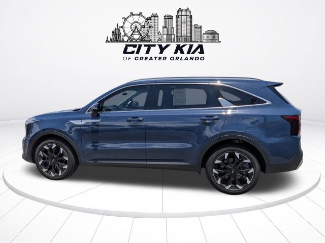 Used 2025 Kia Sorento EX w/ Panoramic Sunroof Package FWD image 2