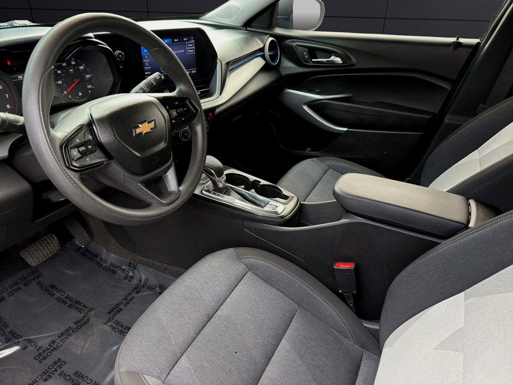 Used 2024 Chevrolet Trax LS FWD image 12