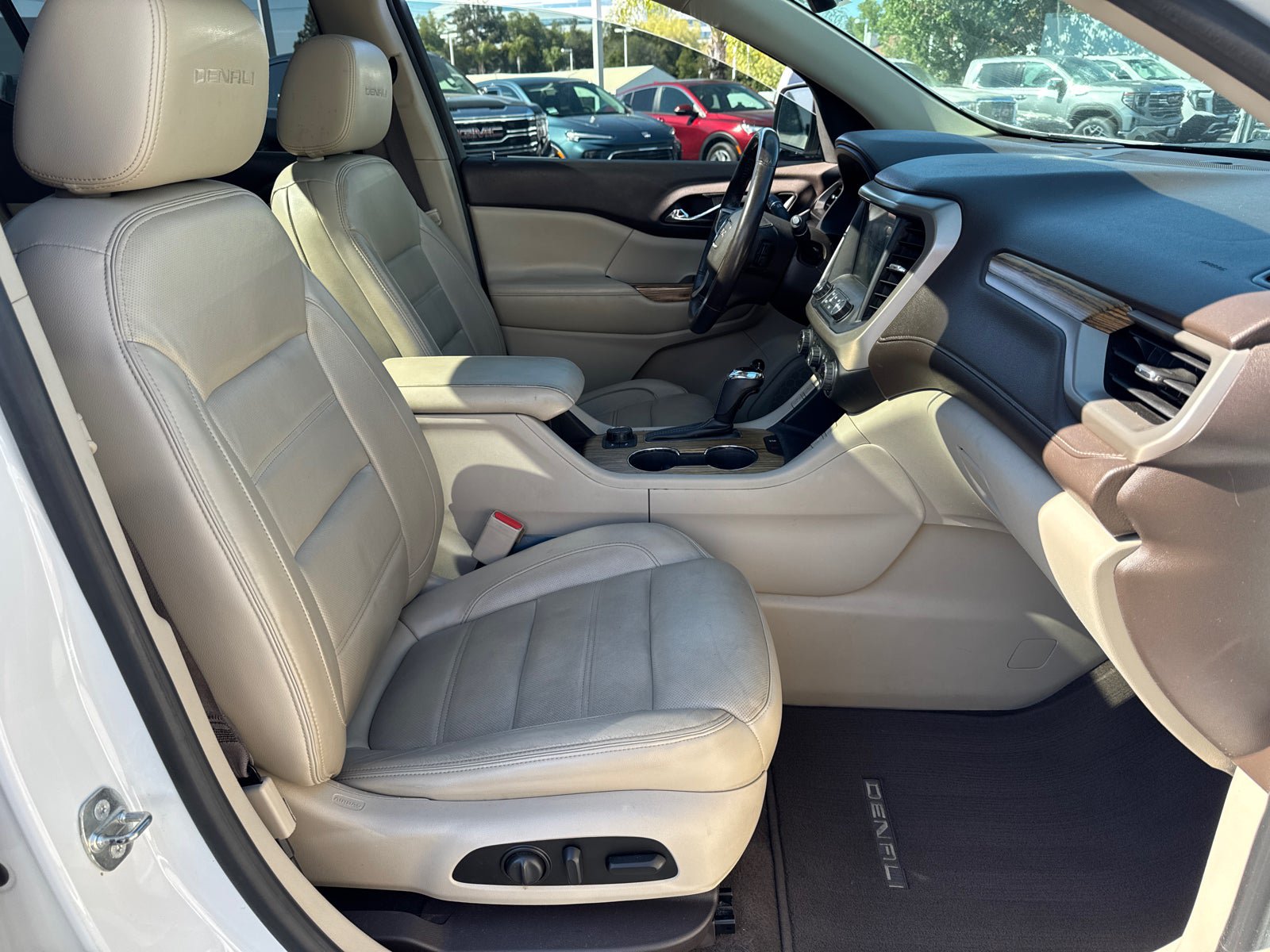 Certified 2017 GMC Acadia Denali w/ Technology Package FWD image 16