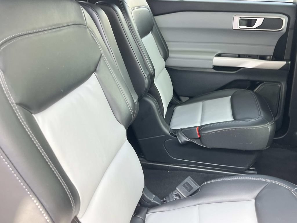 Certified 2024 Ford Explorer XLT w/ Equipment Group 202A AWD/4WD image 32