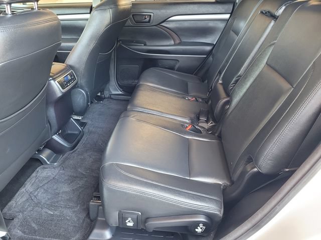 Used 2014 Toyota Highlander Plus FWD image 18