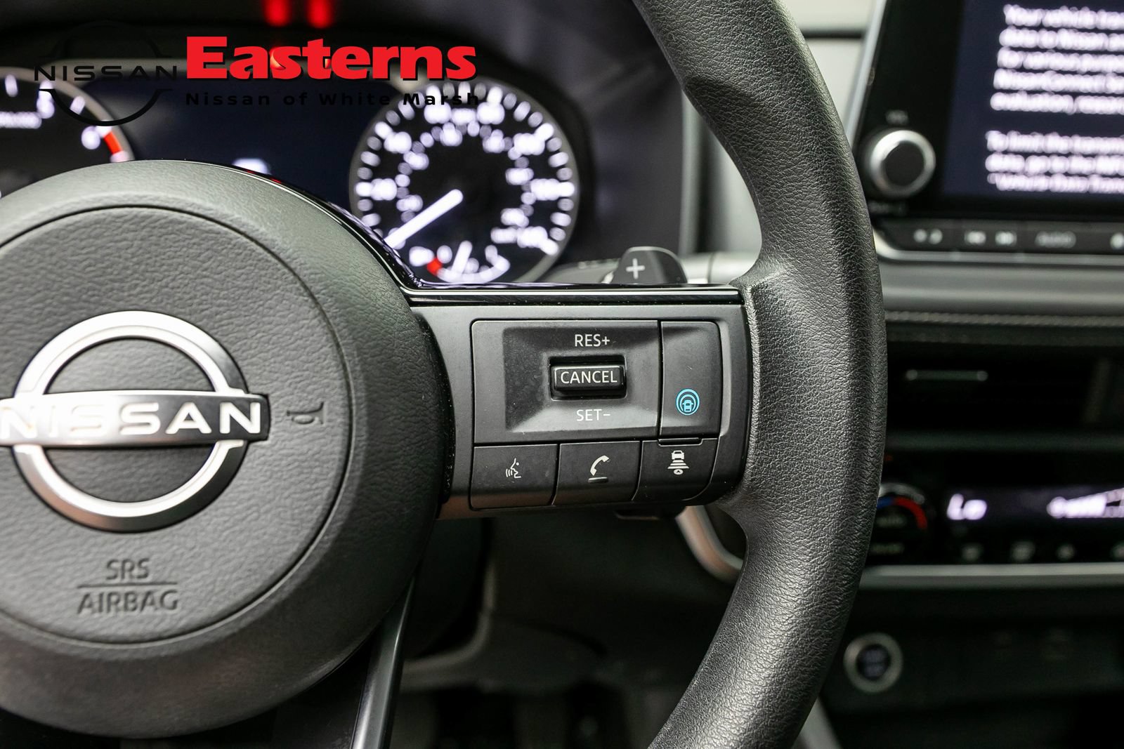 Used 2023 Nissan Rogue SV AWD/4WD image 16
